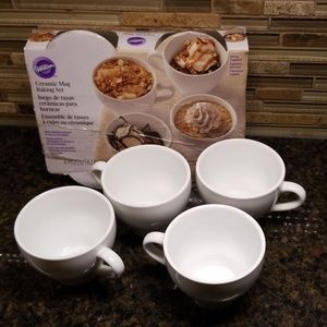 NWT  WILTON CERAMIC MUG BAKING SET /4